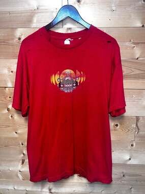 Vintage 311 Soundsystem Rock Band Nu-Metal distressed thrashed red t-shirt size